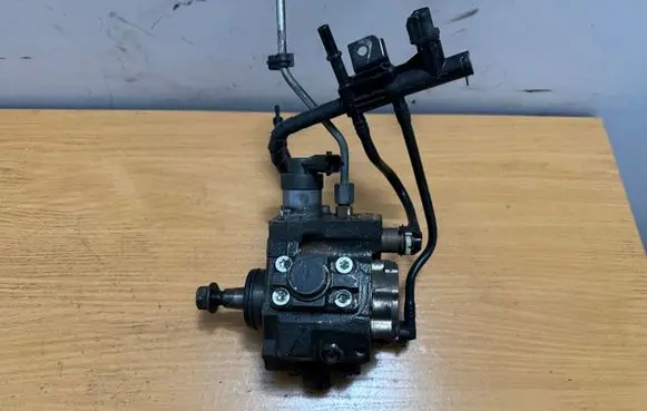 Fuel injection high pressure pump