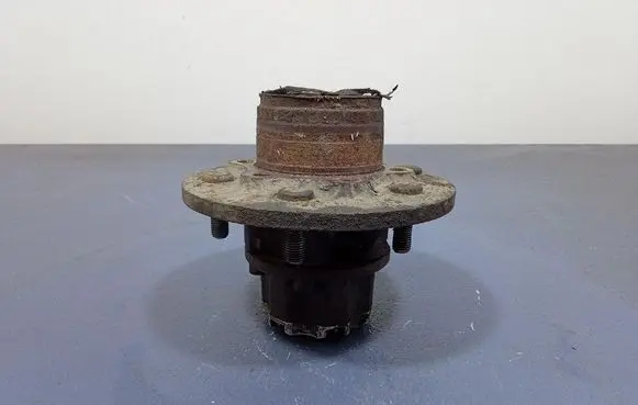 Hyundai Galloper Front wheel hub spindle knuckle 
