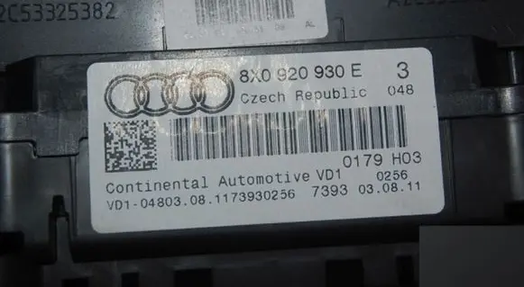 Audi A1 Speedometer (instrument cluster) 8X0920930P 8X0920930C