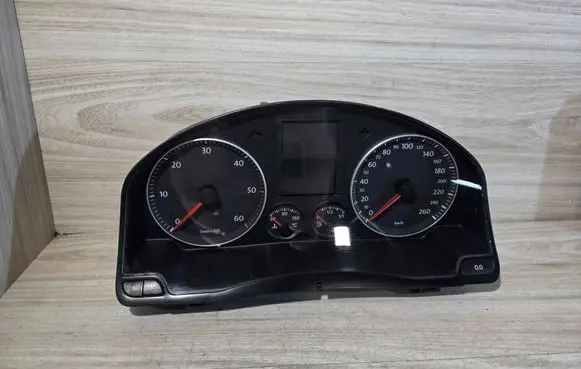 Volkswagen Golf Plus Speedometer (instrument cluster) 1K0920863B V0007000
