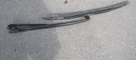 Maserati Quattroporte Front wiper blade arm 67843100
