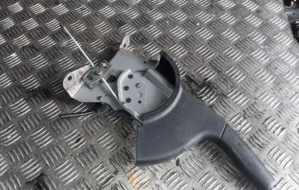 Nissan X-Trail T31 Hand brake release handle 
