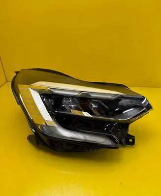 Renault Captur II Headlight/headlamp 260104095R