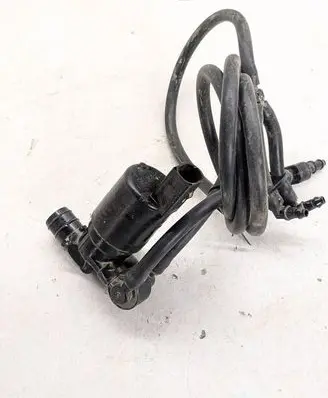 Volvo V60 Windscreen/windshield washer pump 32262082
