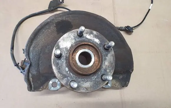 Mitsubishi Outlander Front wheel hub 3870A007