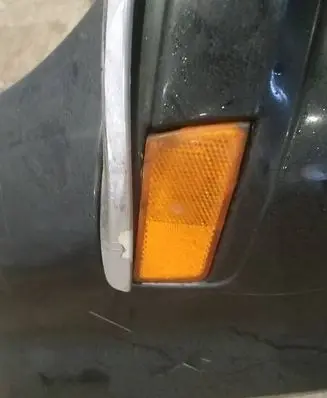 Chrysler 300 - 300C Front reflector 