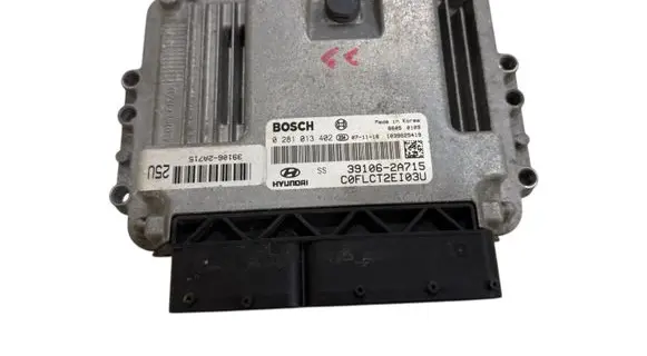 Hyundai i30 Engine control unit/module 391062A715 0281013402 1039S25419