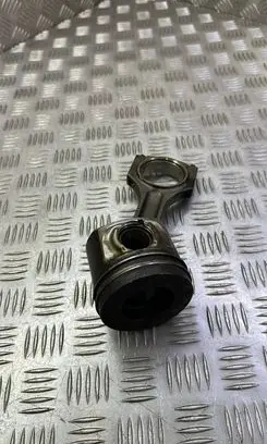 BMW X5 E70 Piston with connecting rod