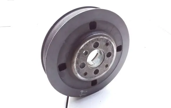 Volkswagen PASSAT B5.5 Crankshaft pulley 038105243