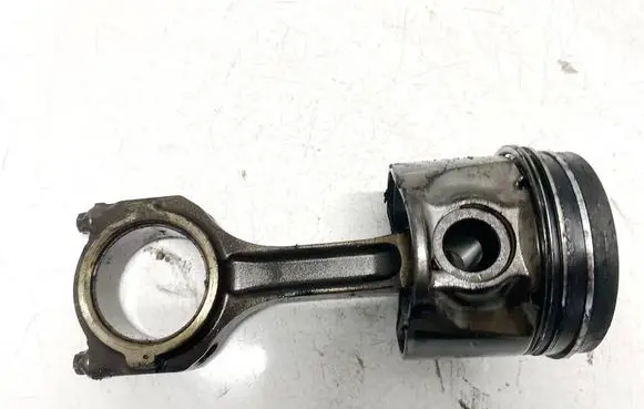 Ford Focus Piston with connecting rod