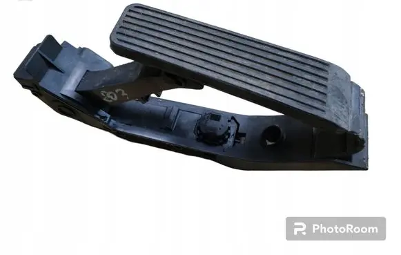 Mercedes-Benz C W203 Accelerator throttle pedal 2033000504