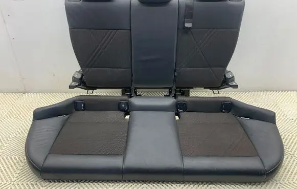 BMW X1 E84 Second row seats 
