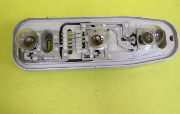 Renault Twingo I Tail light bulb cover holder