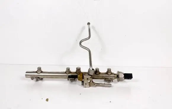 BMW 3 E92 E93 Fuel main line pipe 7562474 12056010 13537562474