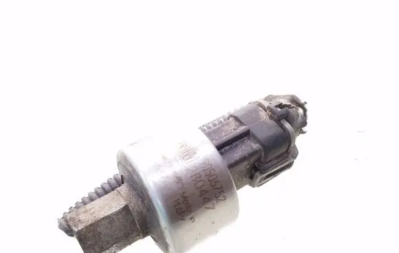 Opel Vectra B Air conditioning (A/C) pressure sensor 90506752 280447