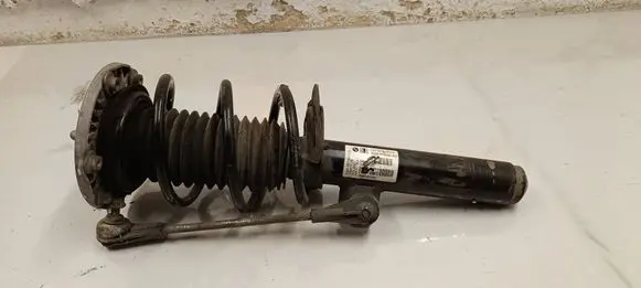 BMW 3 F30 F35 F31 Front shock absorber with coil spring 6873805