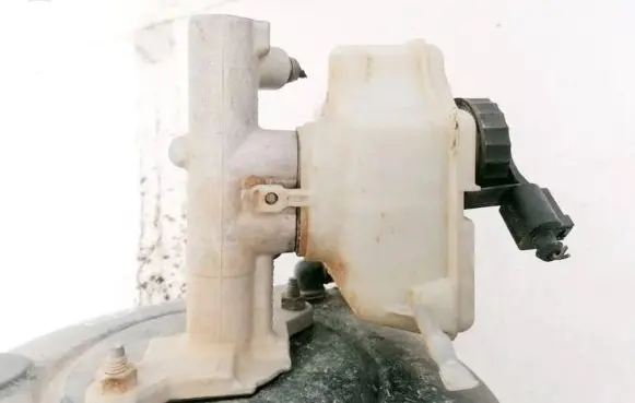 Volkswagen Golf Plus Master brake cylinder