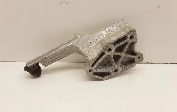 Mercedes-Benz C W205 Engine mounting bracket A6510940727