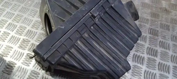 Nissan Primera Air filter box 2f600