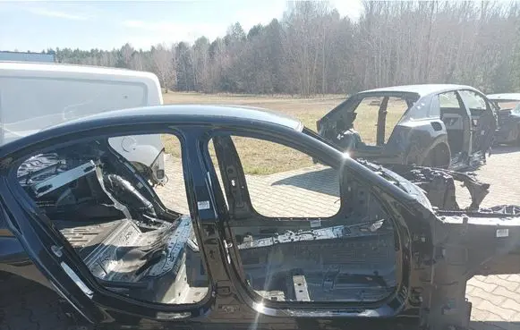 BMW M5 Sill 