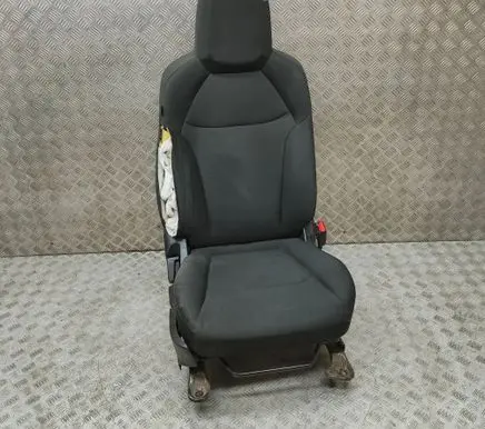 Isuzu D-Max Front passenger seat 8979069173