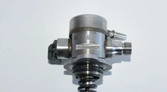 Seat Altea Fuel injection high pressure pump 05E127027