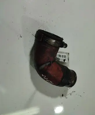 Volkswagen PASSAT B6 Intercooler hose/pipe 