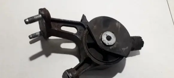 Toyota Verso Engine mount bracket AV91687 AV--91687