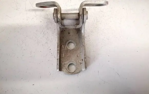 Toyota Avensis T250 Rear door lower hinge