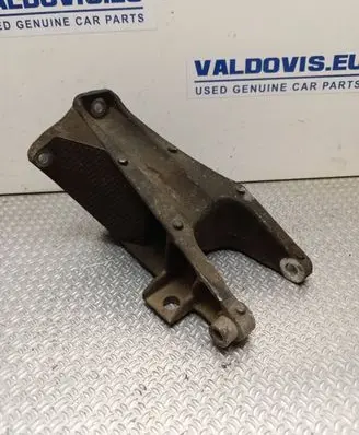 Volkswagen Transporter - Caravelle T5 Engine mounting bracket 7E0199343