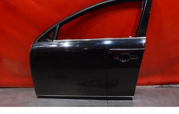 Renault Latitude (L70) Front door