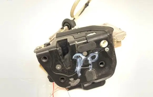 Audi A6 S6 C6 4F Front door lock 4F1837016