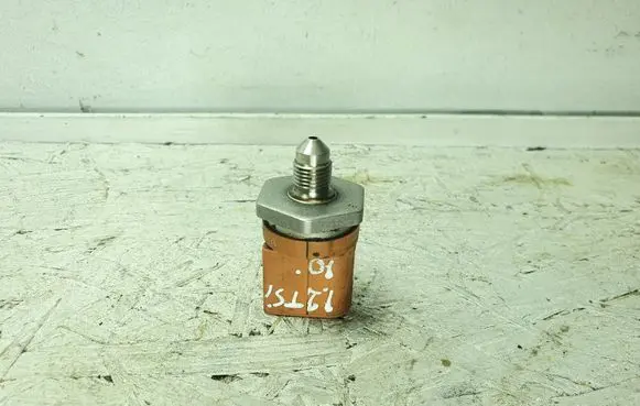 Fuel pressure sensor