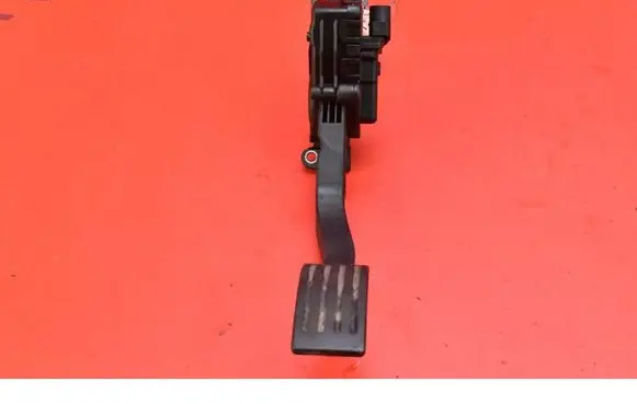 Ford Focus C-MAX Accelerator throttle pedal 3M51-9F836-AF