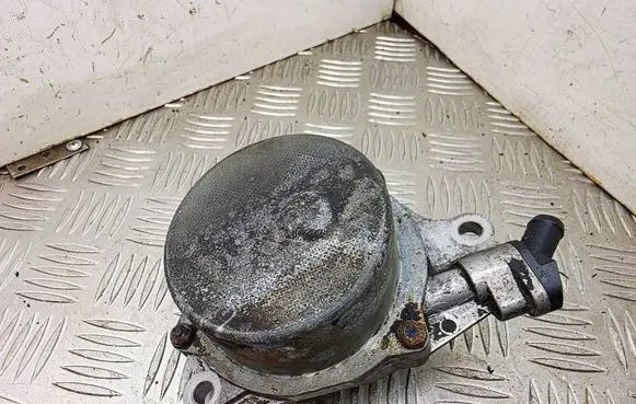 BMW X5 E53 Vacuum pump 7786841 72832710