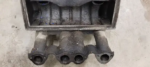 Volkswagen Caddy Intake manifold 068129713A