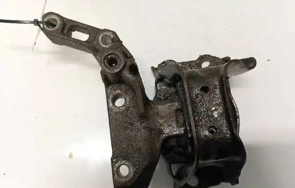Nissan Micra Engine mount bracket 