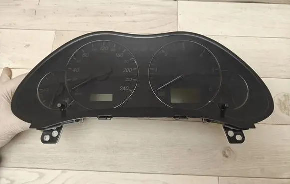 Toyota Avensis T250 Speedometer (instrument cluster) MB2574305294 8380005C00C