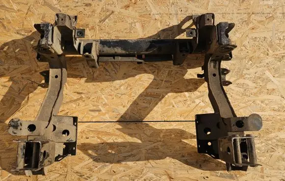 Mitsubishi Pajero Front subframe