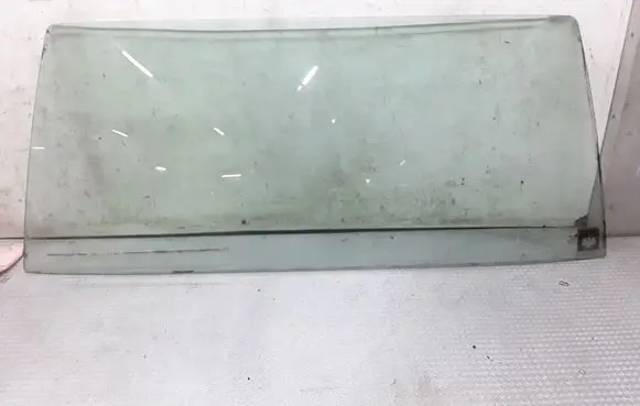Hyundai Galloper Front windscreen/windshield window 