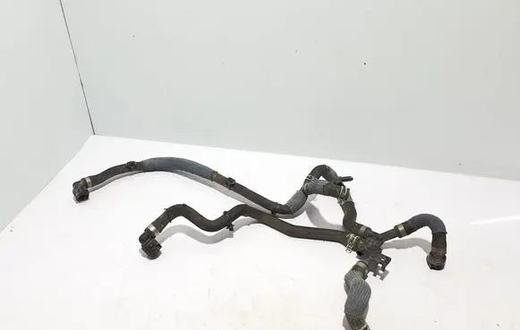 Engine coolant pipe/hose