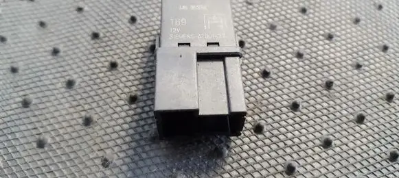 Volvo S40, V40 Other relay MB953382 A1001-X7