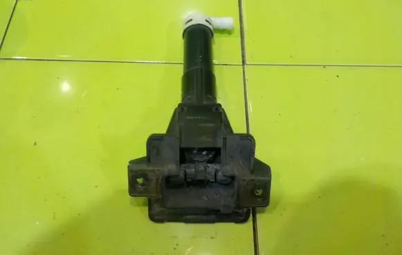 Honda CR-V Headlight washer pump PRZOD