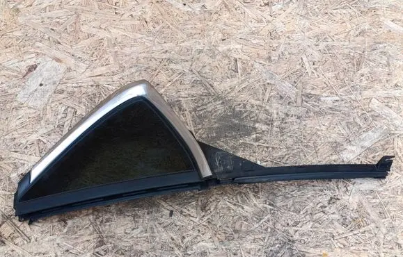 Opel Corsa F Rear vent window glass 43R006723 E000255