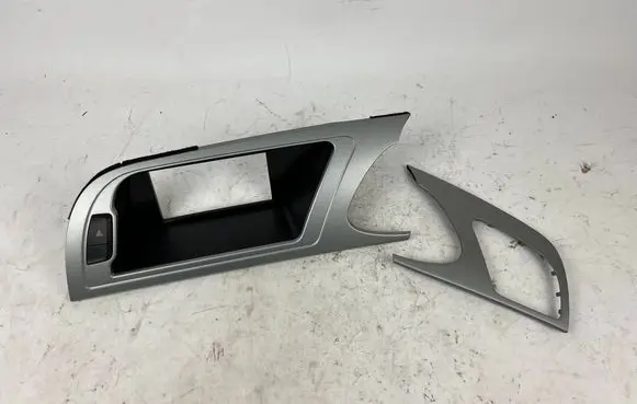 Radio/GPS head unit trim