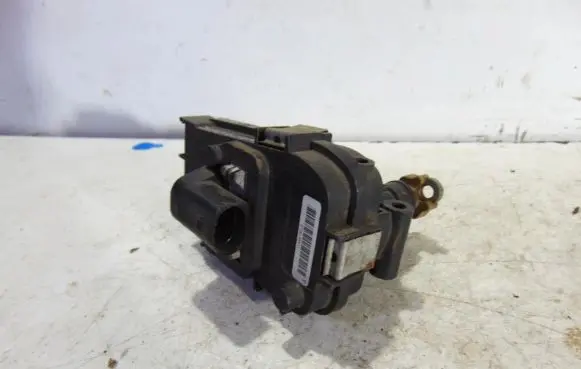 Opel Insignia A Intake manifold valve actuator/motor 