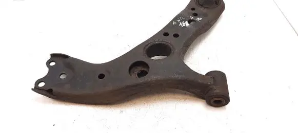Toyota Prius (XW30) Front lower control arm/wishbone