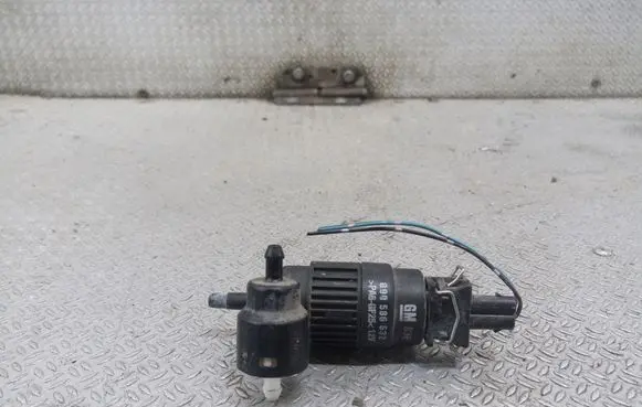 Opel Agila A Windscreen/windshield washer pump 090586632