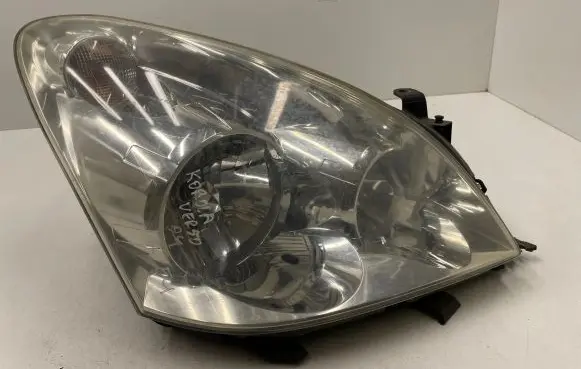 Toyota Corolla Verso AR10 Headlight/headlamp E11200683