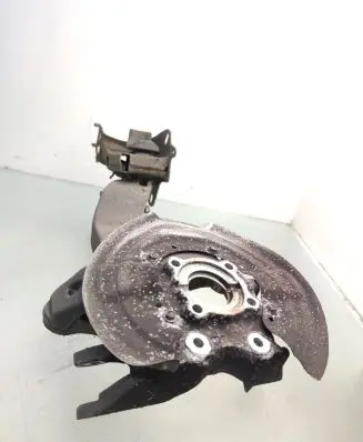 Rear wheel hub spindle/knuckle